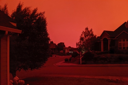 iN VIDEO: Hundreds of homes burn as deadly wildfires ravage the Pacific Northwest | iNFOnews.ca iN VIDEO: Hundreds of homes burn as deadly wildfires ravage the Pacific Northwest | iNFOnews.ca