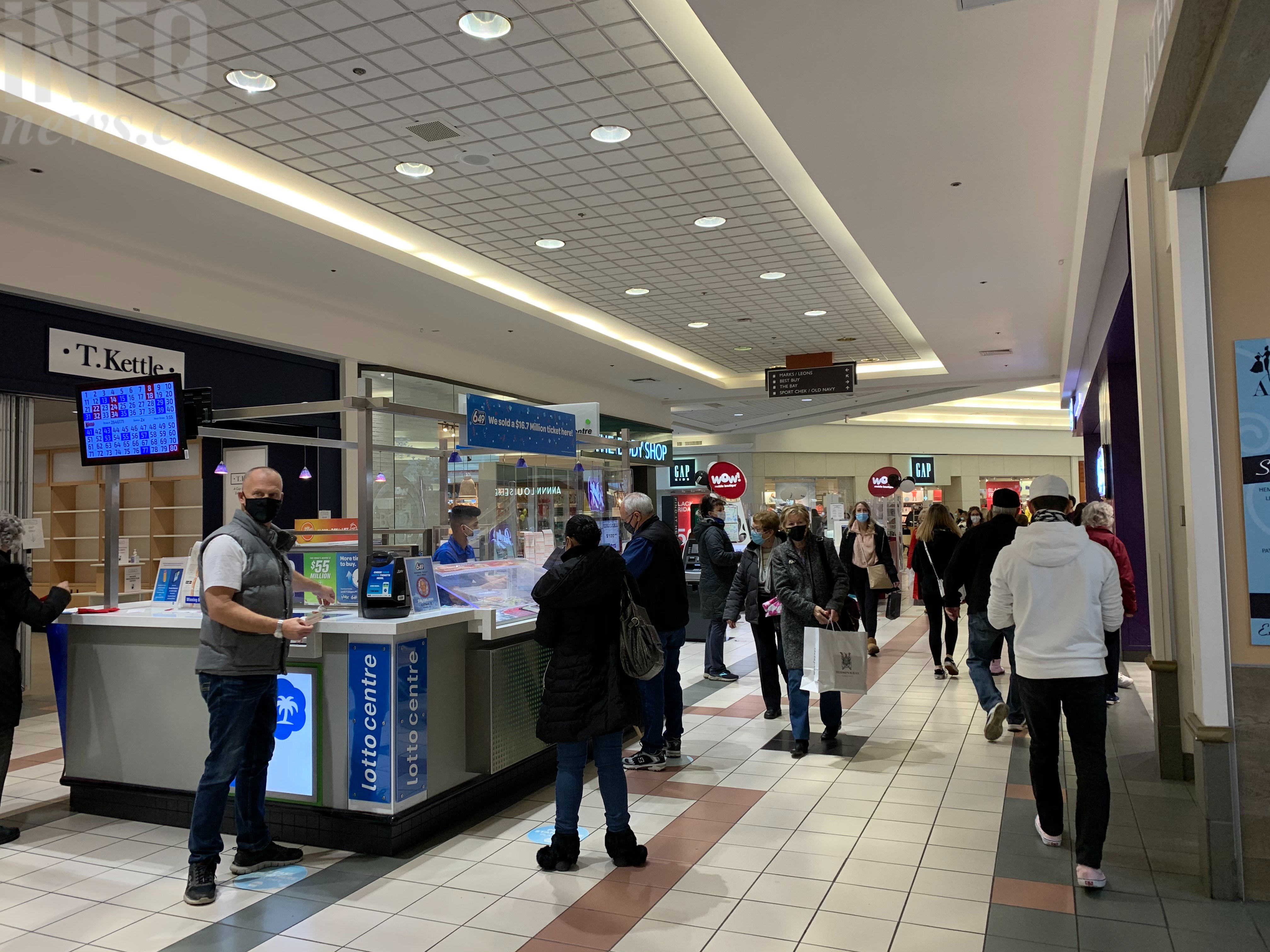 MASKED UP: Kelowna mall shoppers follow rules, brave Black Friday deals despite pandemic | iNFOnews.ca