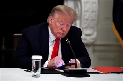 Parler squeezed as Trump seeks new online megaphone | iNFOnews.ca Parler squeezed as Trump seeks new online megaphone | iNFOnews.ca