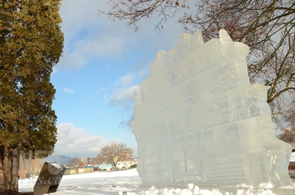 iN PHOTOS: Vernon Winter Carnival pulls pandemic pivot with drive-thru ice sculpture park | iNFOnews.ca