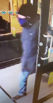 RCMP release images of Kamloops bank robbery suspect | iNFOnews.ca RCMP release images of Kamloops bank robbery suspect | iNFOnews.ca