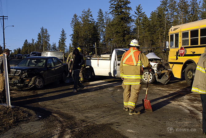 Kids safe after Glenmore bus crash | iNFOnews.ca