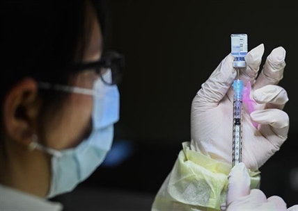 Fewer COVID cases in people 80 and up, Tam says as vaccine programs expand | iNFOnews.ca Fewer COVID cases in people 80 and up, Tam says as vaccine programs expand | iNFOnews.ca