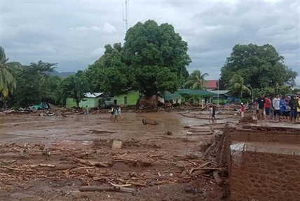 Heavy rains trigger landslide, floods in Indonesia; 44 dead | iNFOnews.ca Heavy rains trigger landslide, floods in Indonesia; 44 dead | iNFOnews.ca