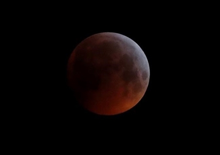 Cosmic 2-for-1: Total lunar eclipse combines with supermoon | iNFOnews.ca Cosmic 2-for-1: Total lunar eclipse combines with supermoon | iNFOnews.ca