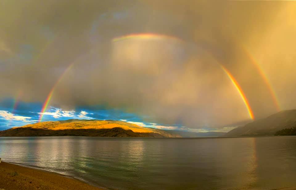 iN PHOTOS: Peachlanders showcase stunning rainbow over Okanagan Lake | iNFOnews.ca