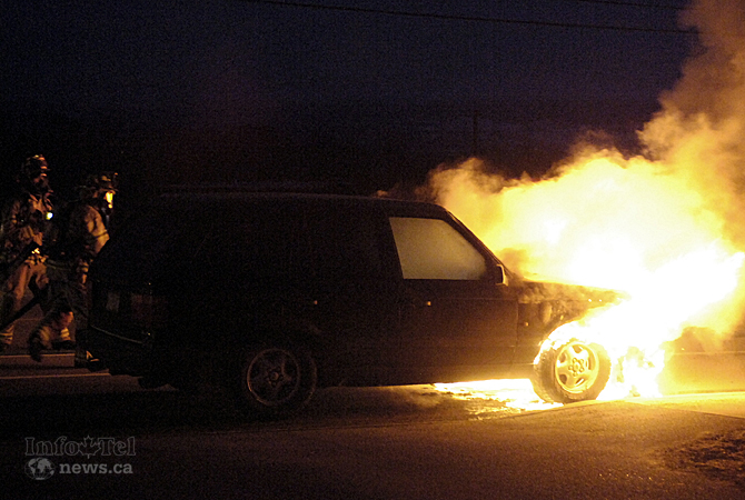 Man and his dog escape burning SUV | iNFOnews.ca Man and his dog escape burning SUV | iNFOnews.ca