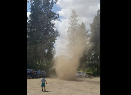 iN VIDEO: Dust devil spotted in Lake Country park | iNFOnews.ca