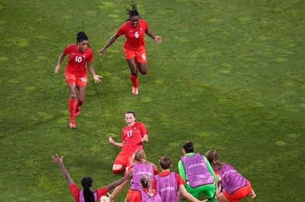 Canada through to Olympic women's soccer final | iNFOnews.ca Canada through to Olympic women's soccer final | iNFOnews.ca