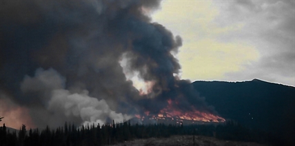 iN PHOTOS: Swapping hockey sticks for hoses — a B.C. wildfire history lesson | iNFOnews.ca iN PHOTOS: Swapping hockey sticks for hoses — a B.C. wildfire history lesson | iNFOnews.ca