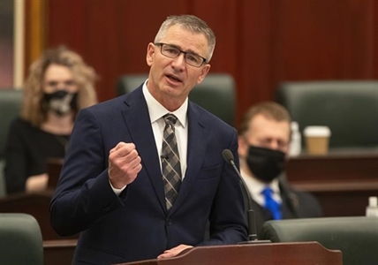 Alberta introduces bill to exit online cannabis sales, leave it to retailers | iNFOnews.ca Alberta introduces bill to exit online cannabis sales, leave it to retailers | iNFOnews.ca