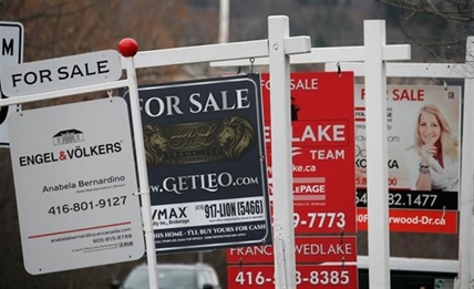 Mortgage pre-approvals, holds surge as economists foresee rate hikes | iNFOnews.ca