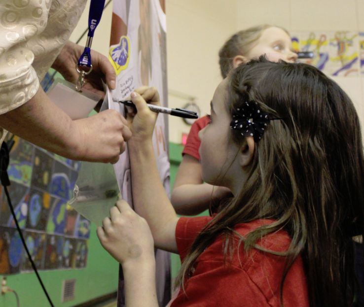 Canadian astronaut makes long-distance call to students | iNFOnews.ca