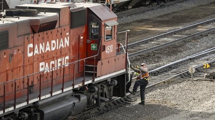 Conductors, engineers on picket line as CP Rail, union can't reach deal | iNFOnews.ca