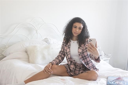 The 'new-age bimbo' has no thoughts (or that's what they want you to think) | iNFOnews.ca The 'new-age bimbo' has no thoughts (or that's what they want you to think) | iNFOnews.ca