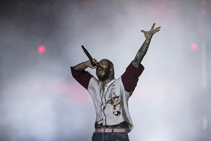 Post Malone, experiencing 'stabbing pain,' postpones show | iNFOnews.ca Post Malone, experiencing 'stabbing pain,' postpones show | iNFOnews.ca