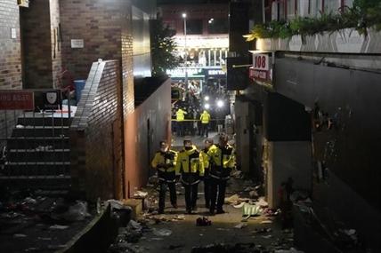 Witness recalls harrowing moment of Seoul crowd surge | iNFOnews.ca