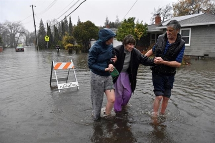 Evacuation warnings amid flooding after California storm | iNFOnews.ca