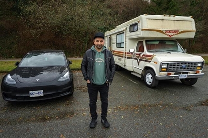 He sleeps in a van but drives a Tesla: life on wheels in Vancouver's camper community | iNFOnews.ca He sleeps in a van but drives a Tesla: life on wheels in Vancouver's camper community | iNFOnews.ca