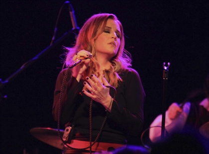Lisa Marie Presley hospitalized, mother Priscilla says | iNFOnews.ca