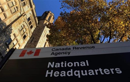 Federal tax workers vote in favour of striking in middle of tax filing season | iNFOnews.ca