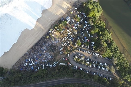 Huge waves bring Hawaii surf contest The Eddie after hiatus | iNFOnews.ca Huge waves bring Hawaii surf contest The Eddie after hiatus | iNFOnews.ca