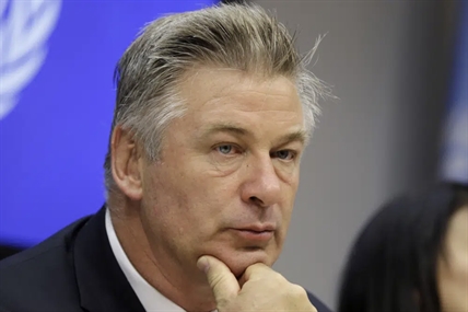 Alex Baldwin charged with manslaughter in fatal shooting on 'Rust' movie set | iNFOnews.ca
