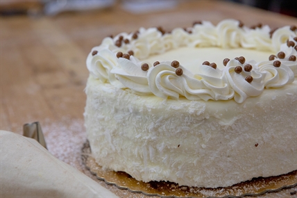 Delicious Cakes: Made from scratch. Decorated by hand. | iNFOnews.ca