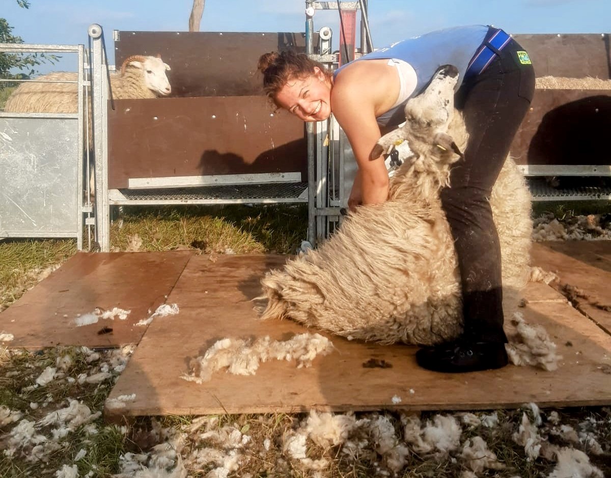 Stranded UK farmhand 'overwhelmed' by kindness in Kamloops | iNFOnews.ca Stranded UK farmhand 'overwhelmed' by kindness in Kamloops | iNFOnews.ca