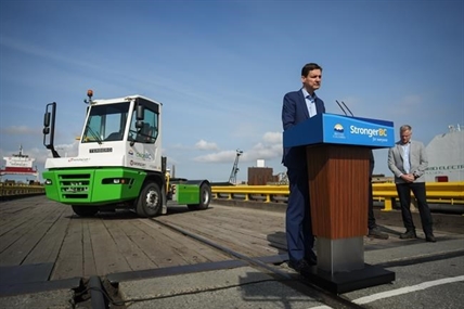 Mechanical podium, playfully dubbed 'explodium,' aims to even B.C.'s political field | iNFOnews.ca Mechanical podium, playfully dubbed 'explodium,' aims to even B.C.'s political field | iNFOnews.ca