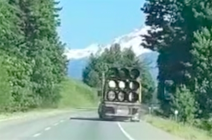 iN VIDEO: Semi driver can't stay in own lane on Trans-Canada near Abbotsford | iNFOnews.ca iN VIDEO: Semi driver can't stay in own lane on Trans-Canada near Abbotsford | iNFOnews.ca