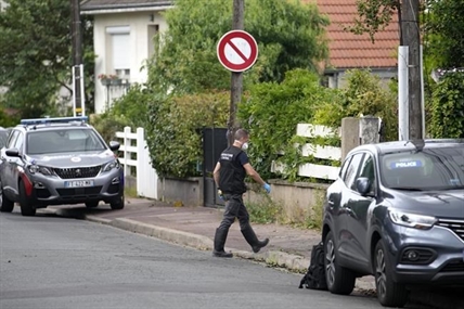 France has a 5th night of rioting over teen's killing by police amid signs of subsiding violence | iNFOnews.ca France has a 5th night of rioting over teen's killing by police amid signs of subsiding violence | iNFOnews.ca