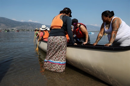 iN PHOTOS: 'Still our territory’: Annual canoe journey crosses border on Osoyoos Lake | iNFOnews.ca iN PHOTOS: 'Still our territory’: Annual canoe journey crosses border on Osoyoos Lake | iNFOnews.ca