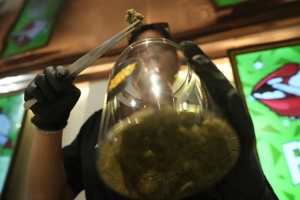 HIGH TIMES IN THAILAND: New weed laws draw tourists from across Asia | iNFOnews.ca HIGH TIMES IN THAILAND: New weed laws draw tourists from across Asia | iNFOnews.ca