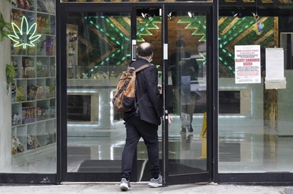 New York prosecutor begins crackdown on illegal cannabis shops with $400K deal with shop owner | iNFOnews.ca