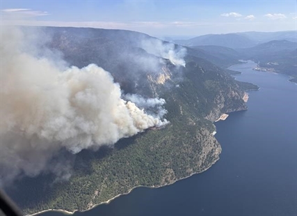 Flaring wildfire near Keremeos traps backcountry campers as only road is cut | iNFOnews.ca