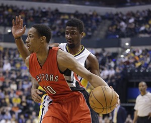 Lowry, DeRozan help Toronto overcome sluggish start as Raptors roll past Pacers 104-91 | iNFOnews.ca CP31657743