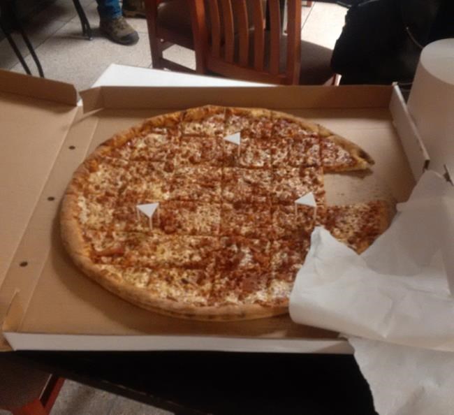 WestJet pilot orders pizza for rerouted Air Canada passengers in Fredericton | iNFOnews.ca