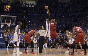 Durant powers Thunder past LeBron's Heat for 105-94 victory in Game 1 of NBA Finals | iNFOnews.ca CP18781621