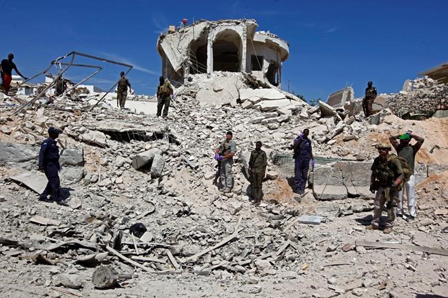 Blast kill 3 in Somali restaurant frequented by soldiers | iNFOnews.ca