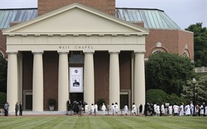 Friends, family and famous admirers gather to remember poet Maya Angelou at memorial service | iNFOnews.ca CP28668004