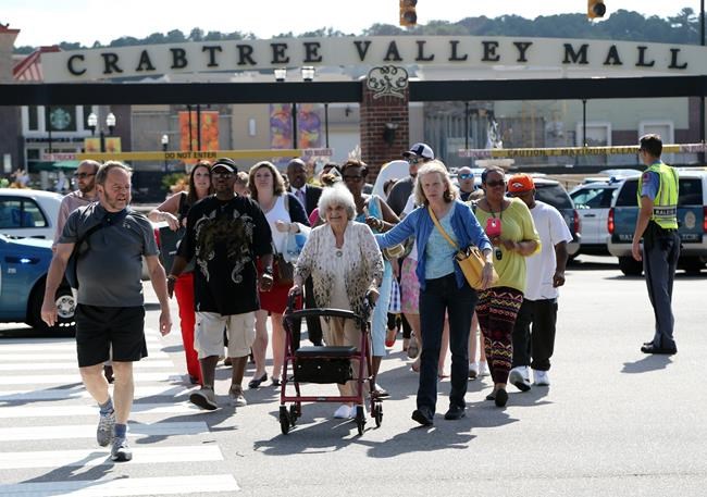 Mall reopens as police probe reports of weekend gunfire | iNFOnews.ca CP1139926785