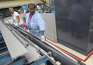 US factory output jumps 1 per cent in July; autos, furniture, textiles and metals lead gains | iNFOnews.ca CP29508132