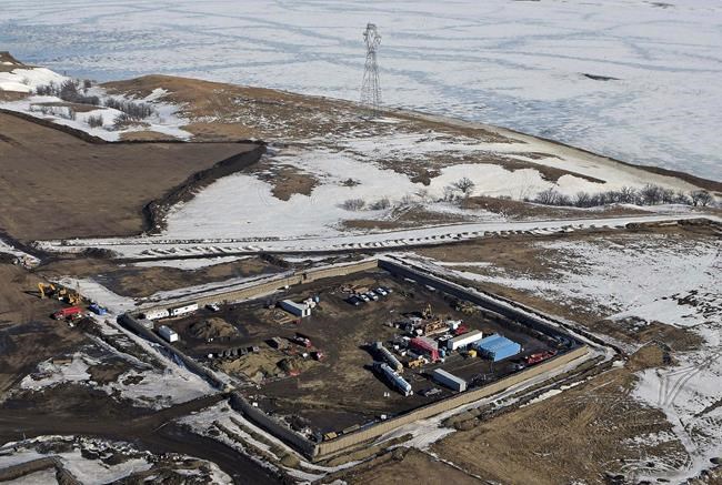 Tribes' battle over Dakota Access pipeline not over | iNFOnews.ca CP1947700620