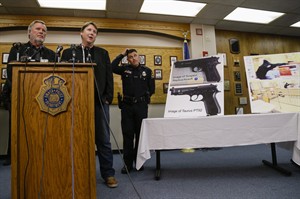 Omaha police say officers' gunfire killed 'Cops' TV crewman, robbery suspect at restaurant | iNFOnews.ca CP29656342