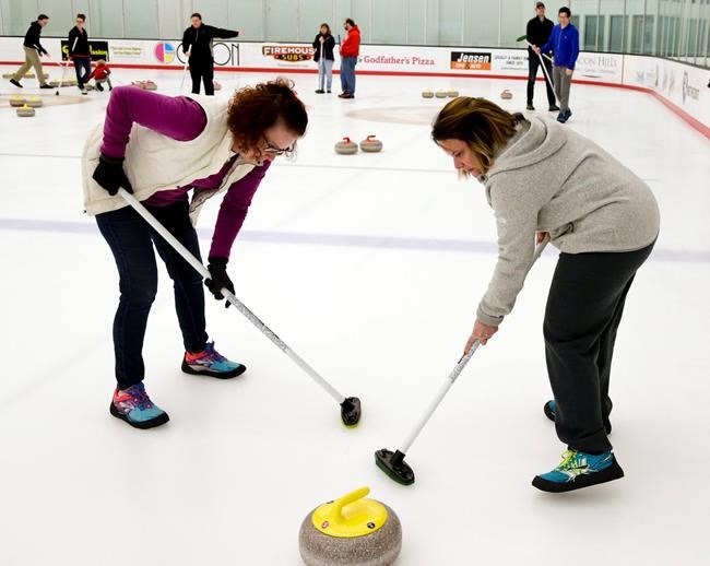 Curling craze: Olympic gold prompts the curious to try sport | iNFOnews.ca