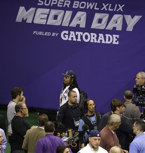 Marshawn Lynch's only Media Day statement: 'I'm here so I don't get fined' | iNFOnews.ca
