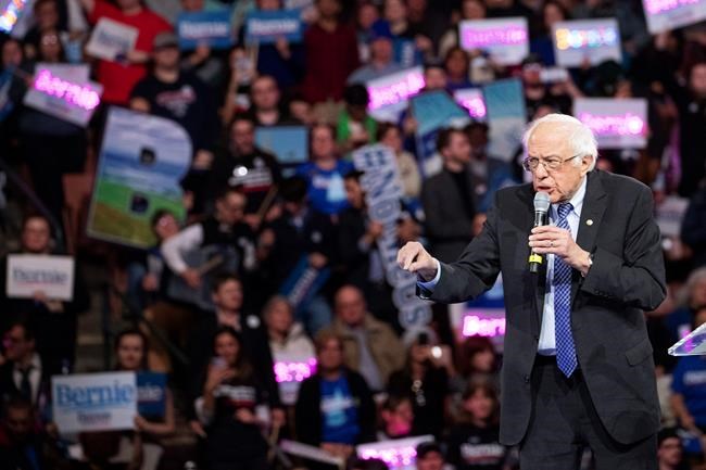 Flashing signs, cheering fans as Dems make NH closing pitch | iNFOnews.ca Flashing signs, cheering fans as Dems make NH closing pitch | iNFOnews.ca