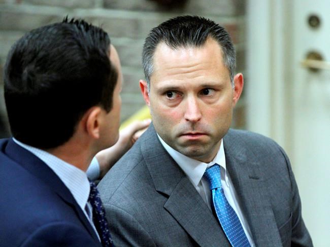 Defecating superintendent sues over release of mug shot | iNFOnews.ca