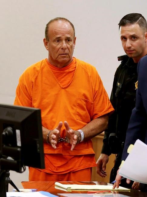 Dr. accused of dealing drugs, arranging murder dies in jail | iNFOnews.ca